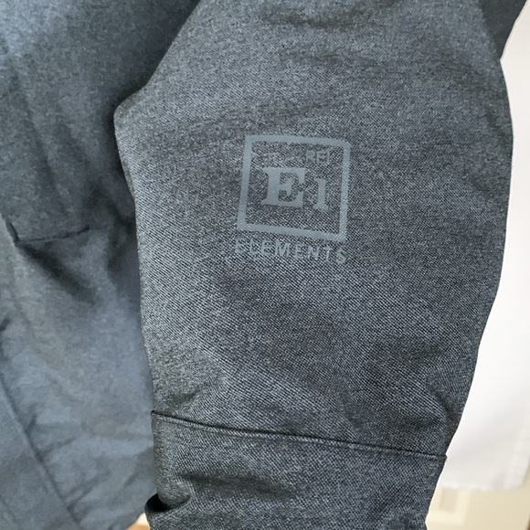 REI Co-Op Men's winter jacket durable outdoors - Picture 7 of 10